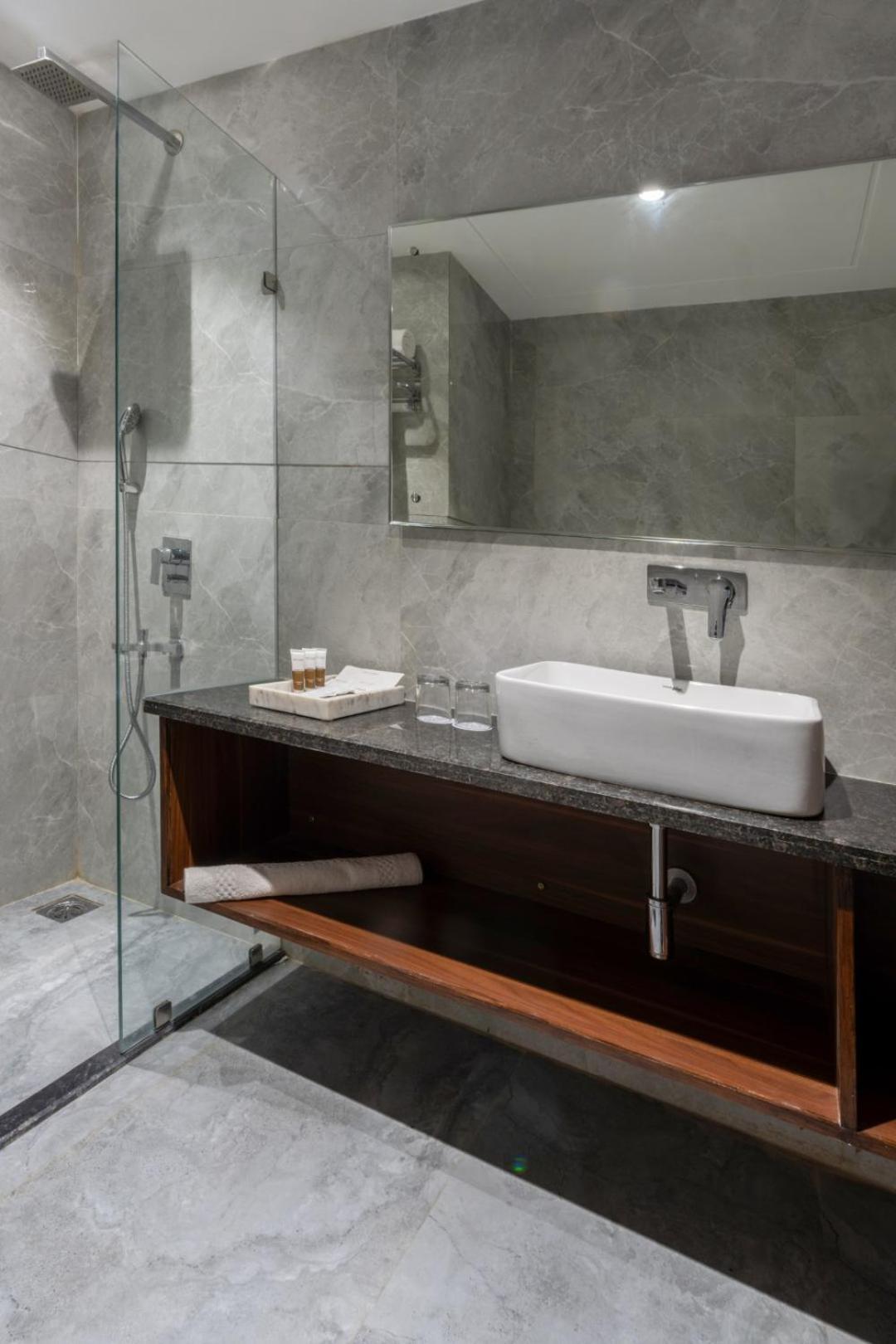 Clarks Inn Suites Agra Near Tajmahal المظهر الخارجي الصورة