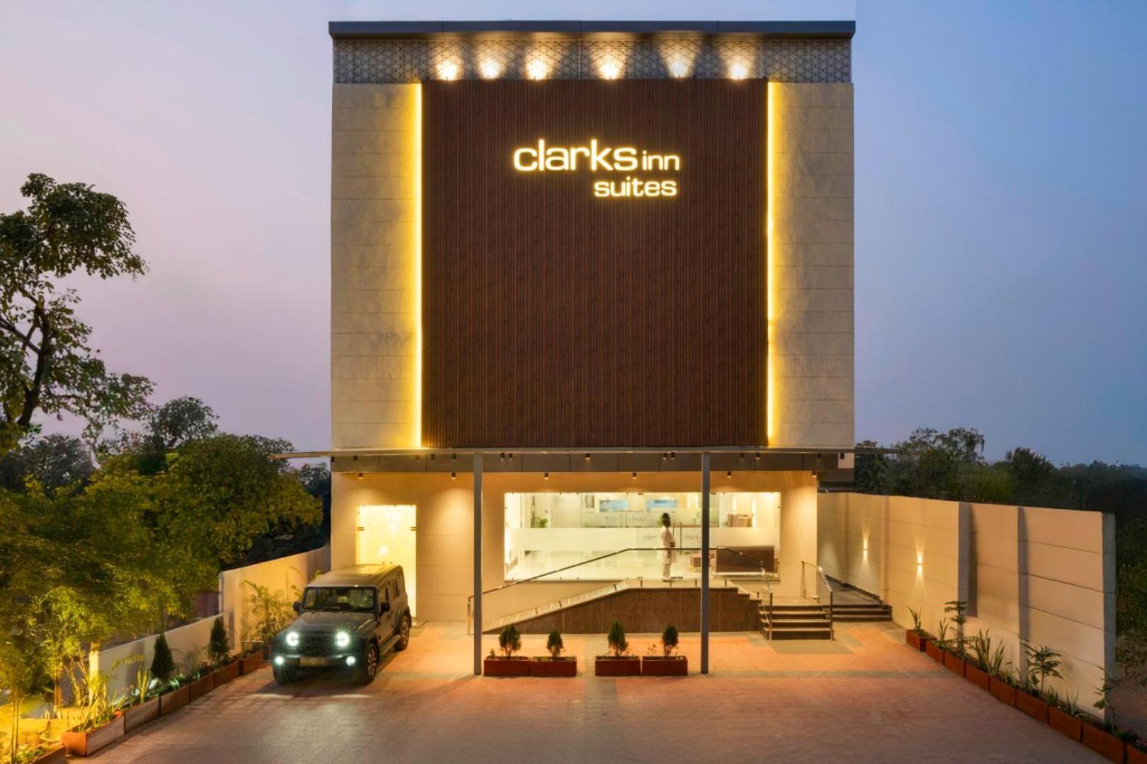 Clarks Inn Suites Agra Near Tajmahal المظهر الخارجي الصورة
