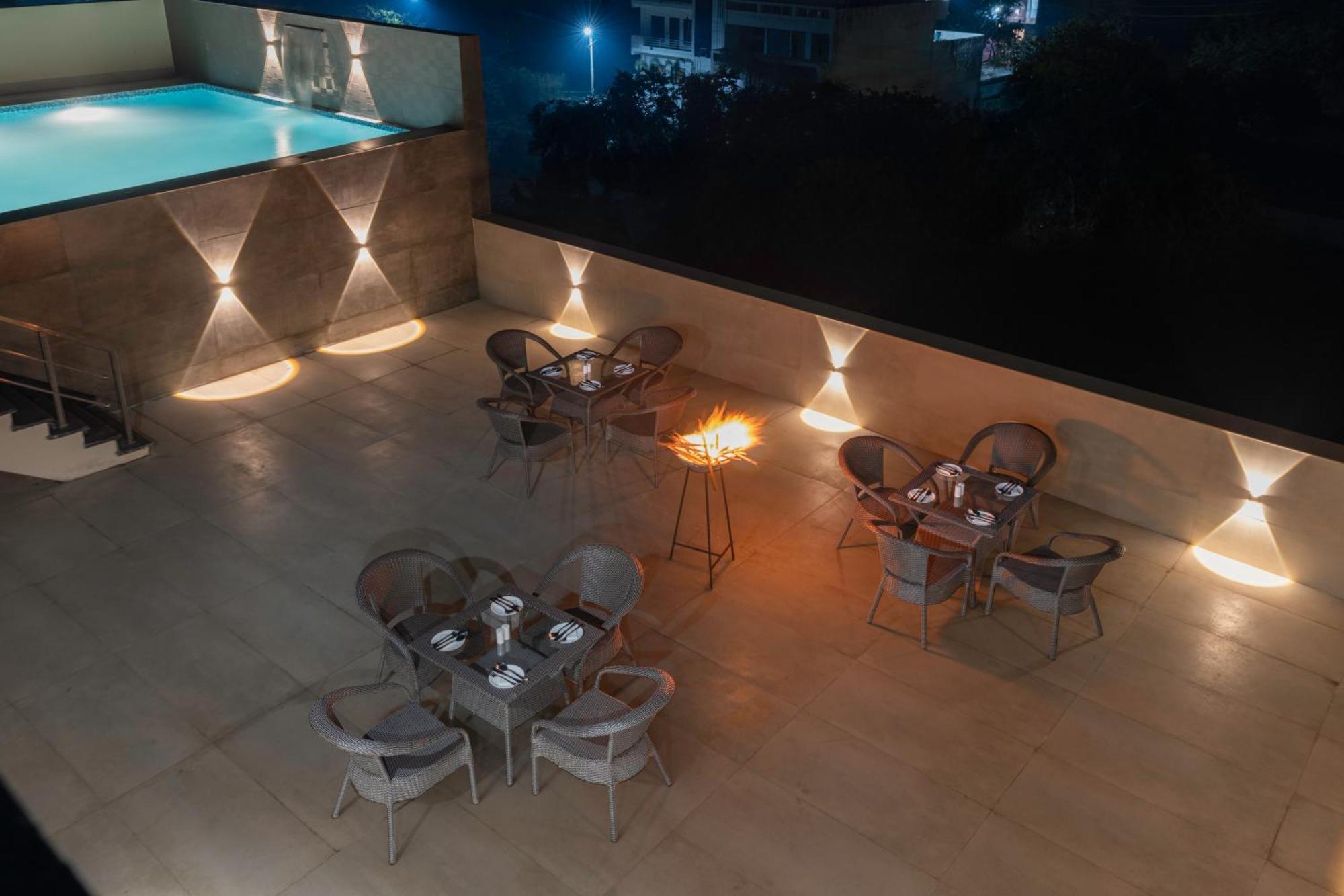 Clarks Inn Suites Agra Near Tajmahal المظهر الخارجي الصورة